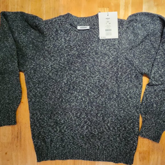 Dainty Sweater - Picture 3 of 4